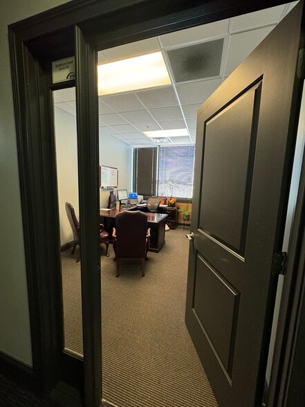 More Photos Of 2200-2300 Sutherland Ave, Knoxville Office For Lease