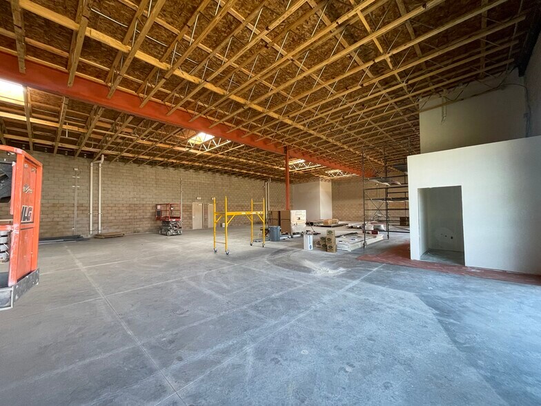 More Photos Of 1133 W Avenue L12, Lancaster Light Distribution For Lease