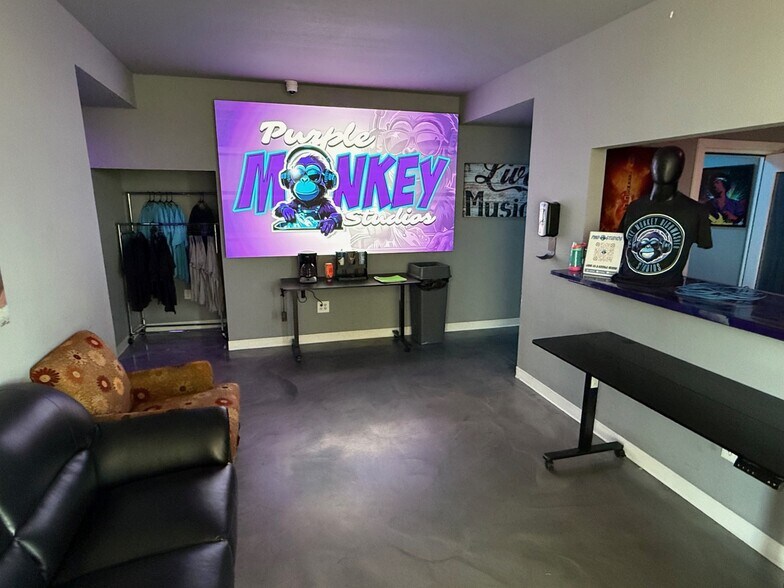 More Photos Of 1142 W Indian School Rd, Phoenix Office For Sale