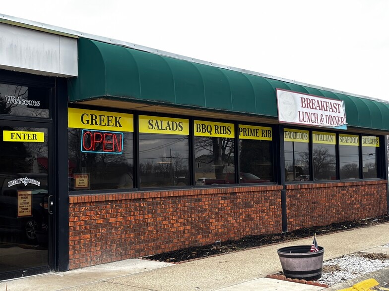 More Photos Of 1950 S Wabash St, Wabash Hotel For Sale