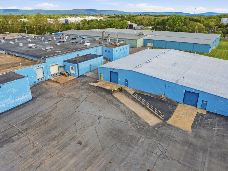 More Photos Of 857 Willow Cir, Hagerstown Manufacturing For Lease