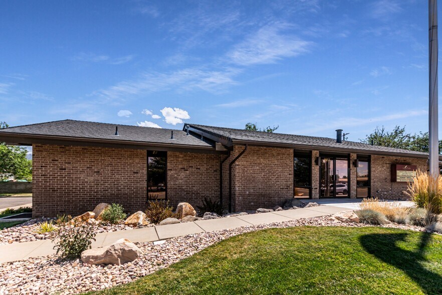 More Photos Of 9853 S 700 E, Sandy Office For Lease