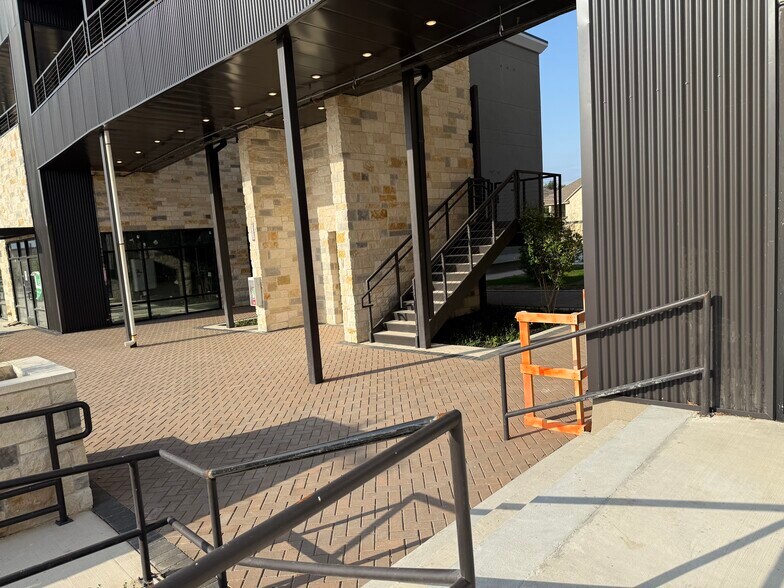 More Photos Of 15301 Ronald Reagan Blvd, Leander Office Residential For Sale