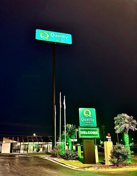 More Photos Of 115 Chapman Rd, Byron Hotel For Sale