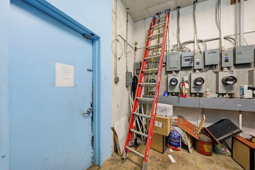 More Photos Of 1245 US 1, Edison Medical For Lease