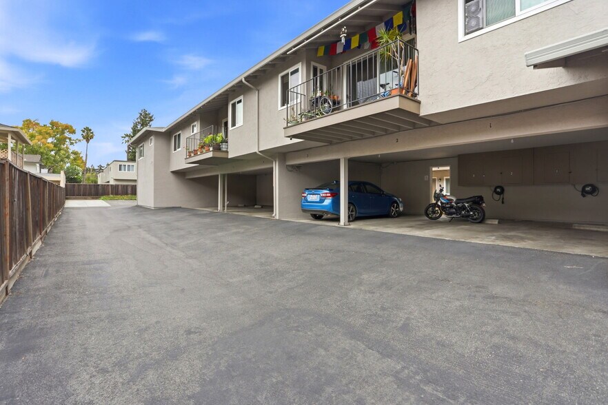 More Photos Of 239 Easy St, Mountain View Apartments For Sale