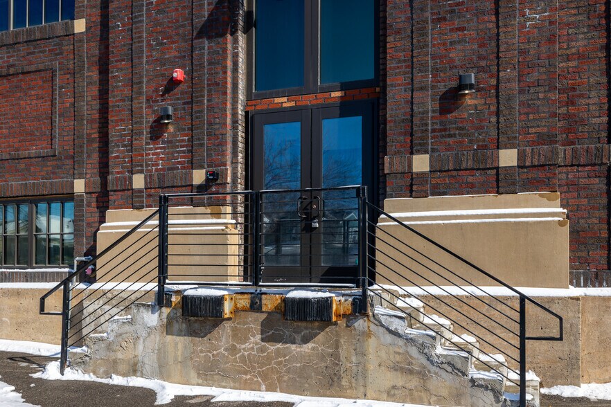 More Photos Of 2645 Madison Ave, Kansas City Apartments For Lease