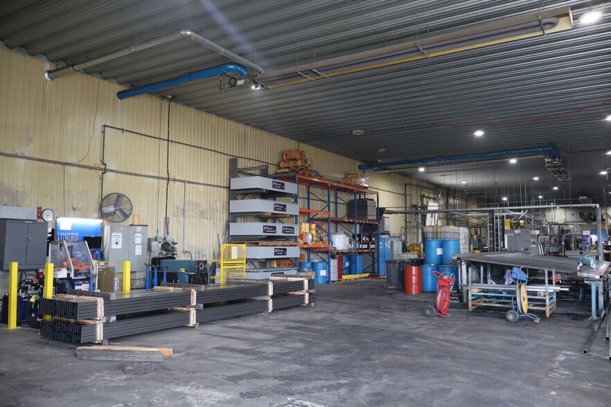 More Photos Of 9200 Boul Parent, Trois-Rivières Warehouse For Sale