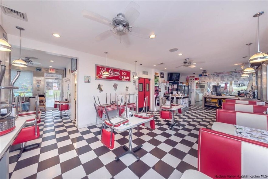More Photos Of 90 Old Rt-9w, Port Ewen Restaurant For Sale