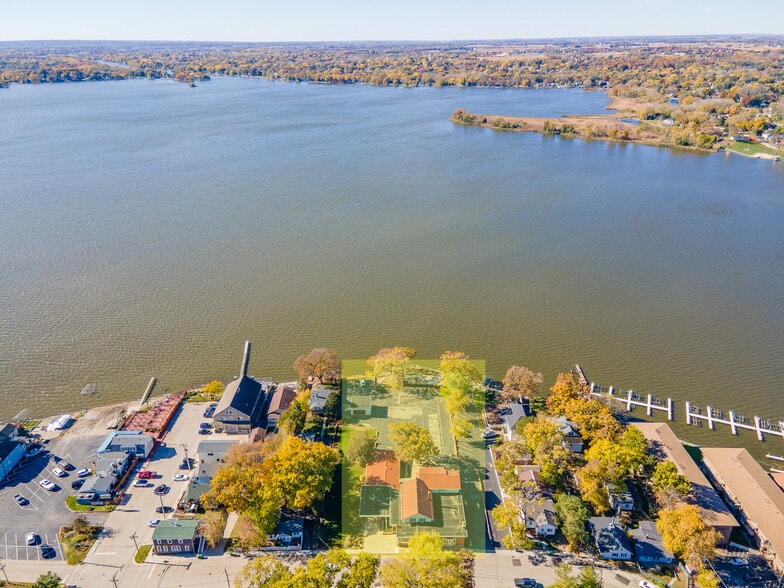 Primary Photo Of 12 N Pistakee Lake Rd, Fox Lake Freestanding For Lease