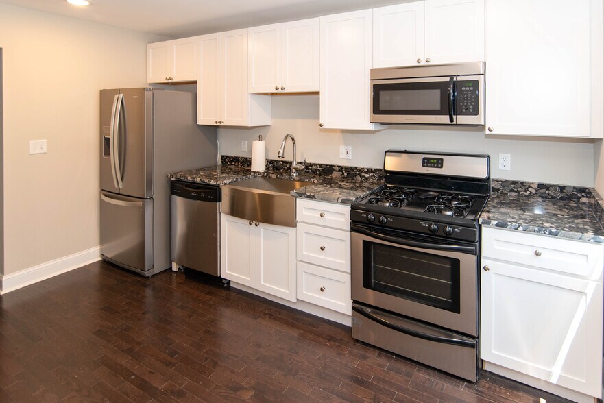 More Photos Of 413 Eastern Blvd, Essex Office Residential For Sale
