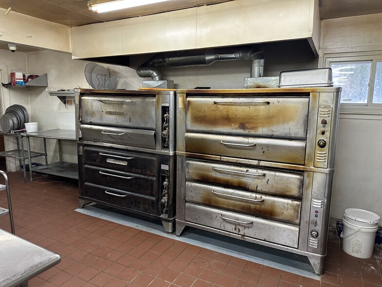 More Photos Of 7613 Howe Rd, Wonder Lake Restaurant For Sale