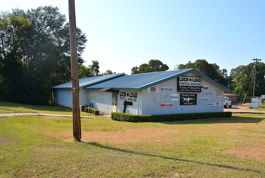More Photos Of 43 County Road 17, Enterprise Showroom For Sale
