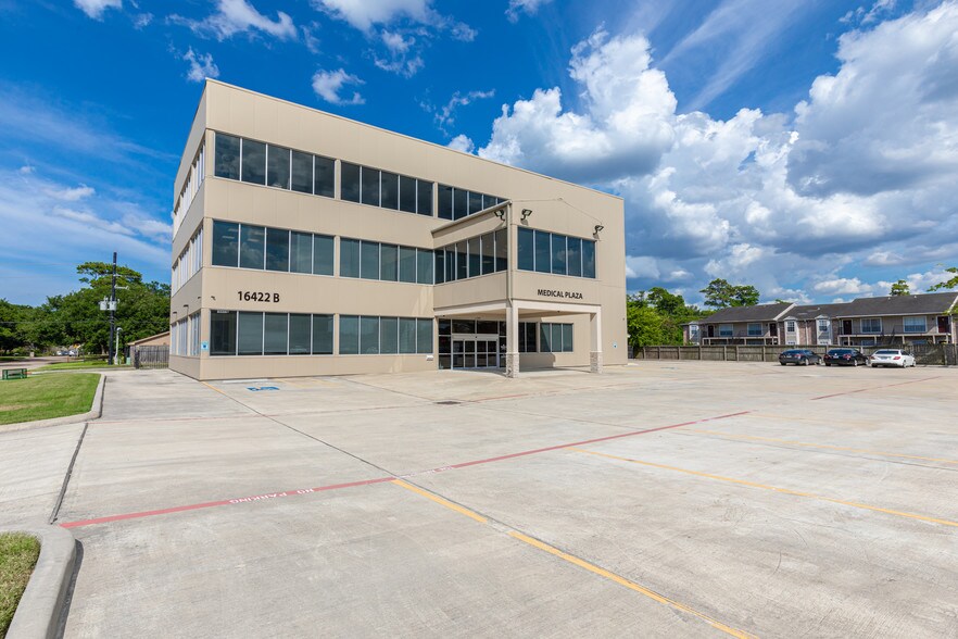 More Photos Of 16422 Stuebner Airline Rd, Spring Medical For Lease