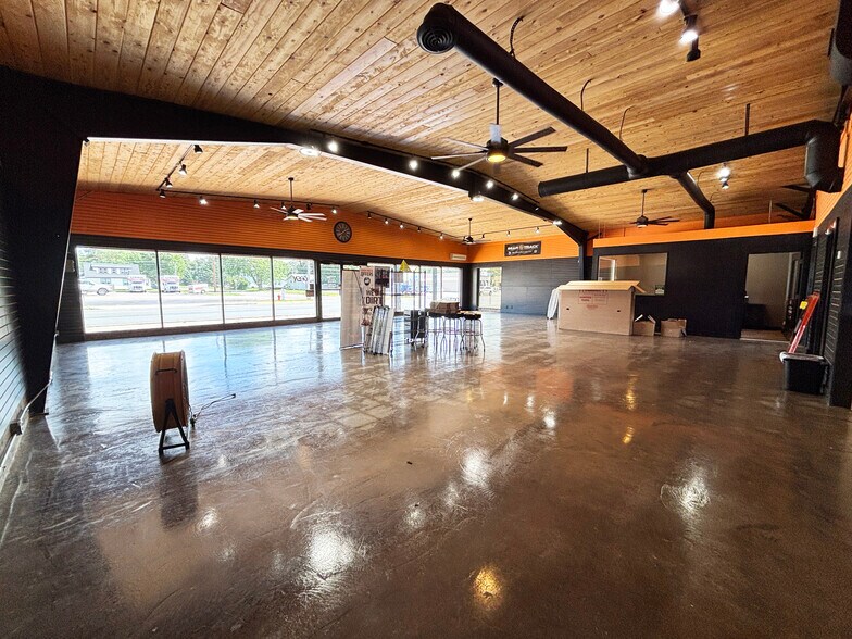 More Photos Of 1230 S Main St, Rice Lake Freestanding For Sale