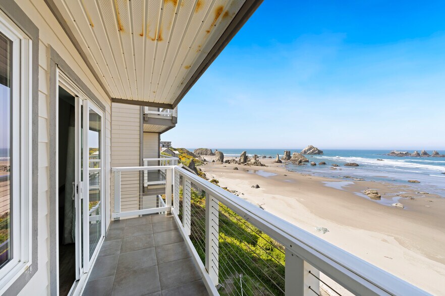 More Photos Of 1865 Beach Loop Dr, Bandon Hotel For Sale