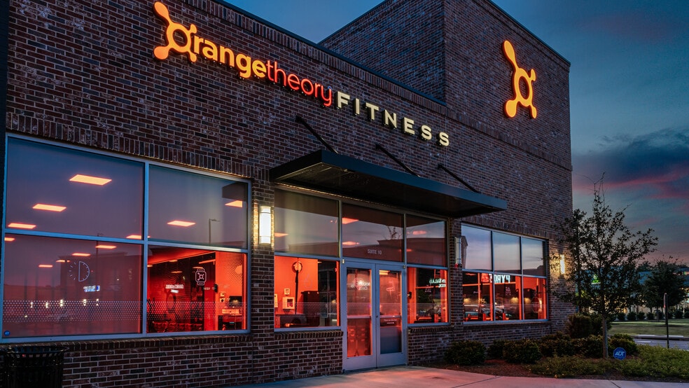 More Photos Of 3002 Hardy St, Hattiesburg General Retail For Lease