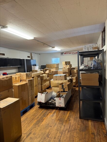 More Photos Of 271 Litchfield Rd, Harwinton Manufacturing For Sale