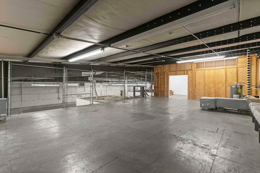More Photos Of 152 S Iredell Industrial Park Rd, Mooresville Light Manufacturing For Lease