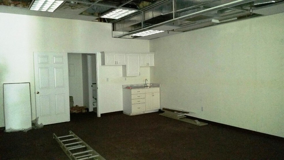 More Photos Of 59 John Fitch Blvd, South Windsor Freestanding For Lease