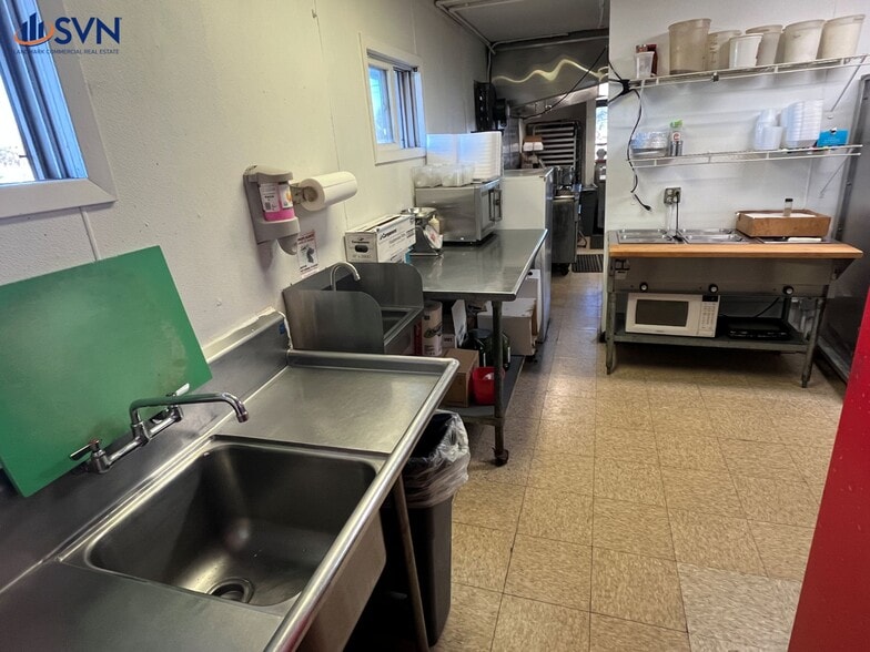 More Photos Of 500 Lark St, Geneva Freestanding For Sale