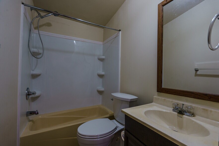 More Photos Of 6720 Erie Rd, Sweetwater Lodge Meeting Hall For Sale