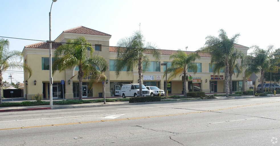 More Photos Of 5201-5211 E Washington Blvd, Commerce Unknown For Lease