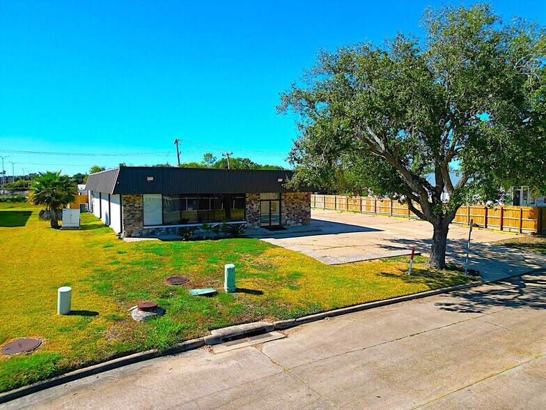 More Photos Of 16628 Sea Lark Rd, Houston Flex For Sale