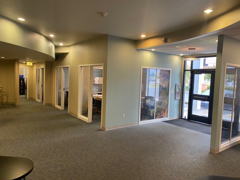 More Photos Of 590 Union Ave, Grants Pass Bank For Sale