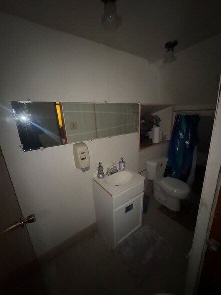 More Photos Of 5001 S Hermitage Ave, Chicago Religious Facility For Sale