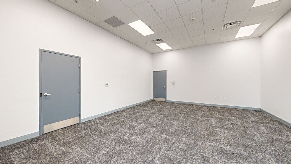 More Photos Of 3400 Southpark Pl, Grove City Warehouse For Lease