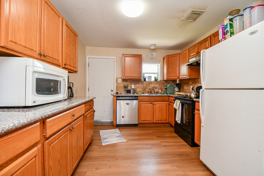 More Photos Of 2206 Hartwick Rd, Houston Contractor Storage Yard For Sale