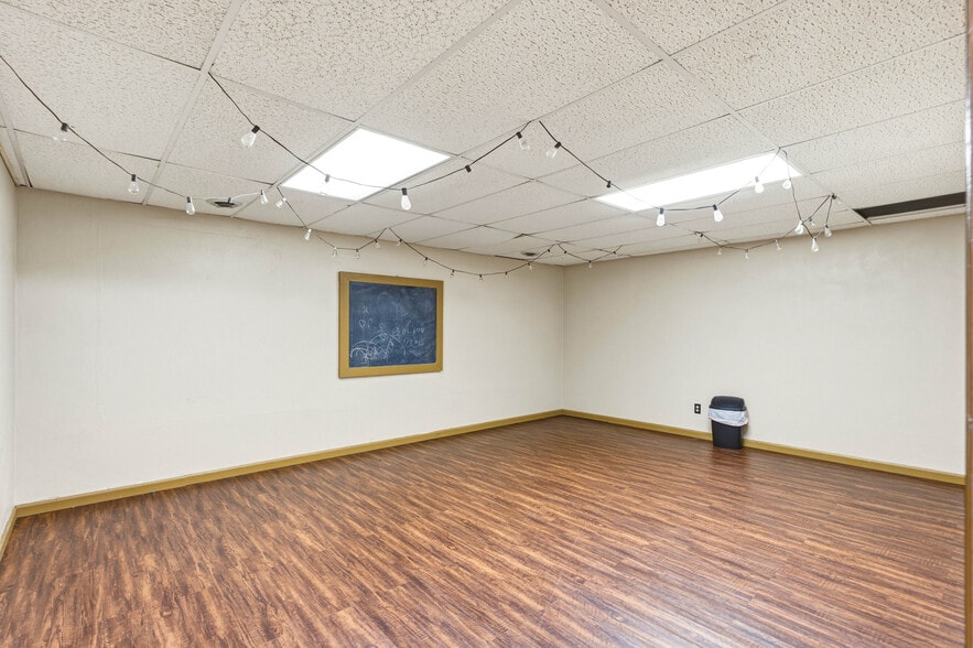 More Photos Of 13908 Dixie Hwy, Louisville Religious Facility For Sale