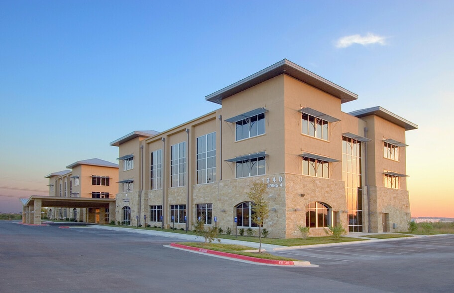 More Photos Of 1340 Wonder World Dr, San Marcos Medical For Lease