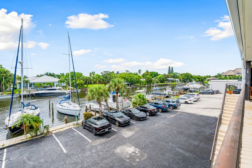 More Photos Of 23 Royal Palm Pointe, Vero Beach Restaurant For Sale