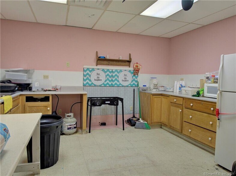 More Photos Of 90 S Park St, Willimantic Warehouse For Lease