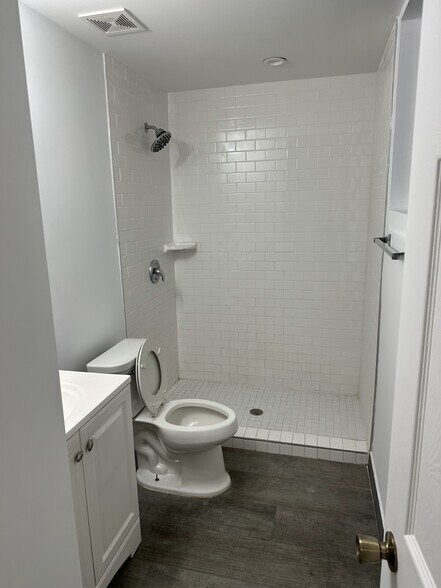 More Photos Of 620 W 29th St, Hialeah Apartments For Sale