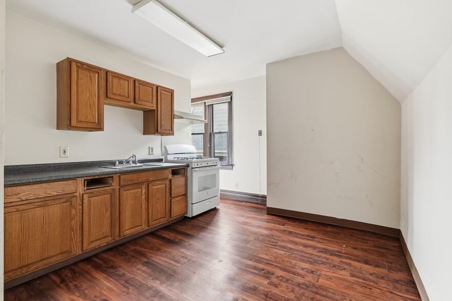 More Photos Of 215 S Braddock Ave, Pittsburgh Apartments For Sale