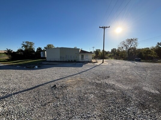 More Photos Of 906 Shepherd Ave, Kirksville Service For Sale