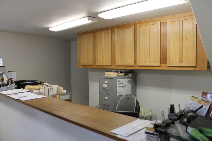 More Photos Of 661 N Pacific Ave, San Pedro Manufacturing For Sale