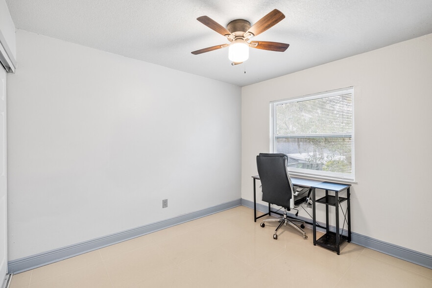 More Photos Of 7917 Lakeshore Dr, Tampa Multifamily For Sale