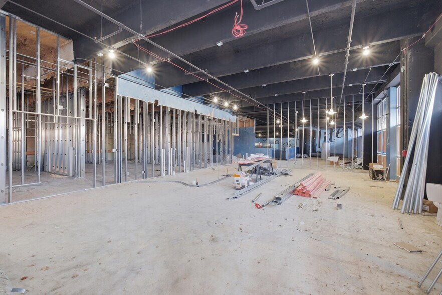 More Photos Of 1461 Market St, Des Plaines Parking Garage For Sale