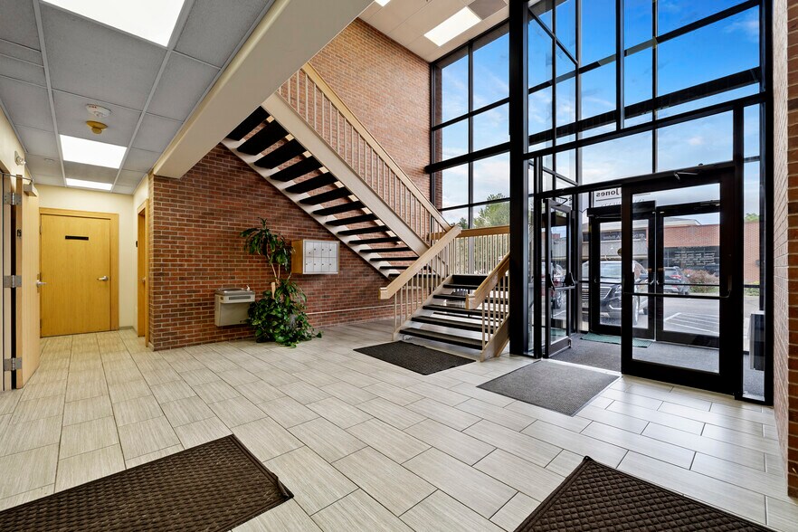 More Photos Of 3850 N Grant Ave, Loveland Medical For Lease