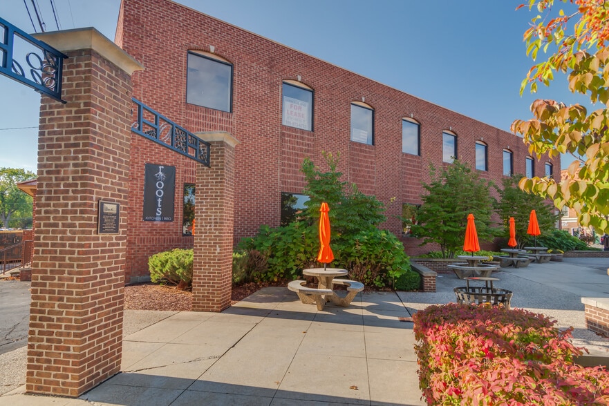More Photos Of 107 S Main St, Almont Restaurant For Lease