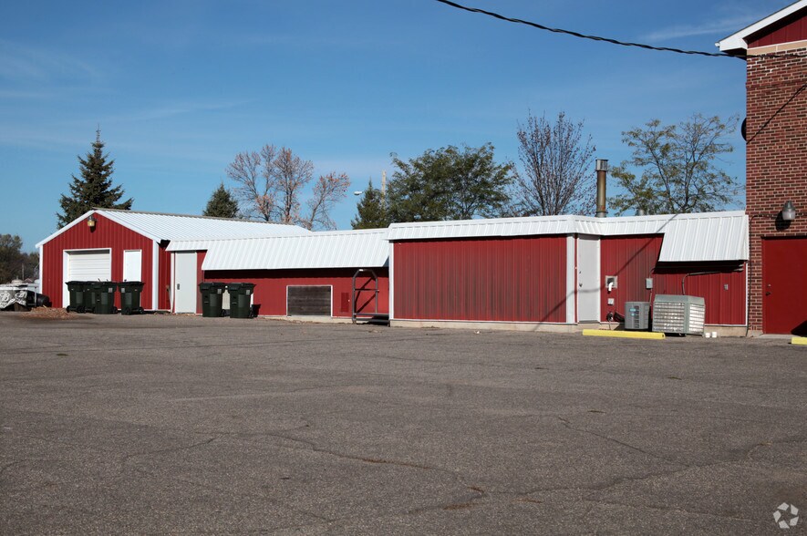 More Photos Of 7540 5th St, New Auburn Bar For Sale