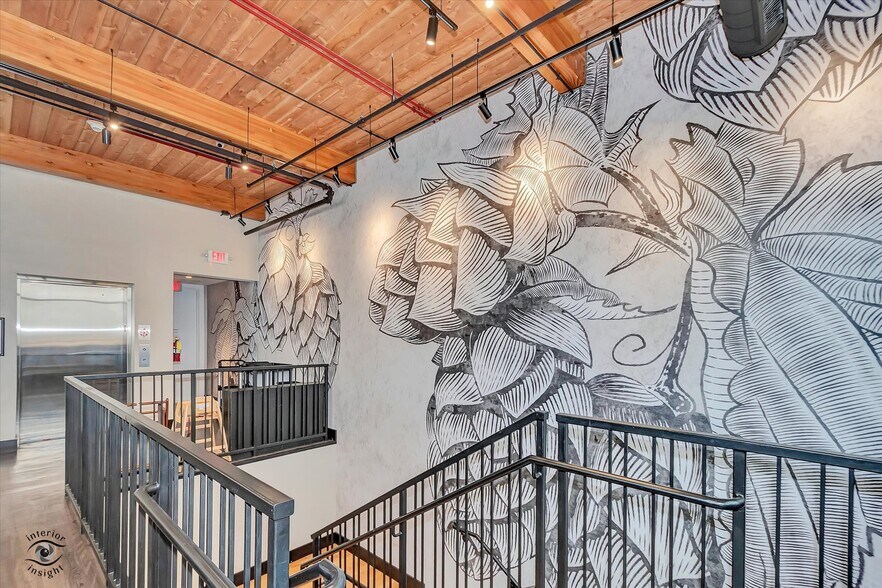 More Photos Of 140 Washington Sq, Washington General Retail For Sale