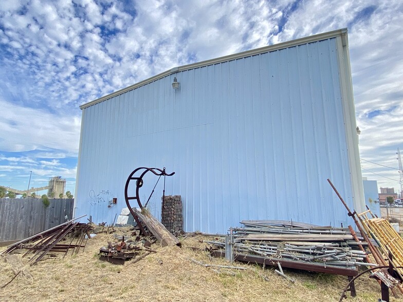 More Photos Of 315 31st St, Galveston Warehouse For Sale