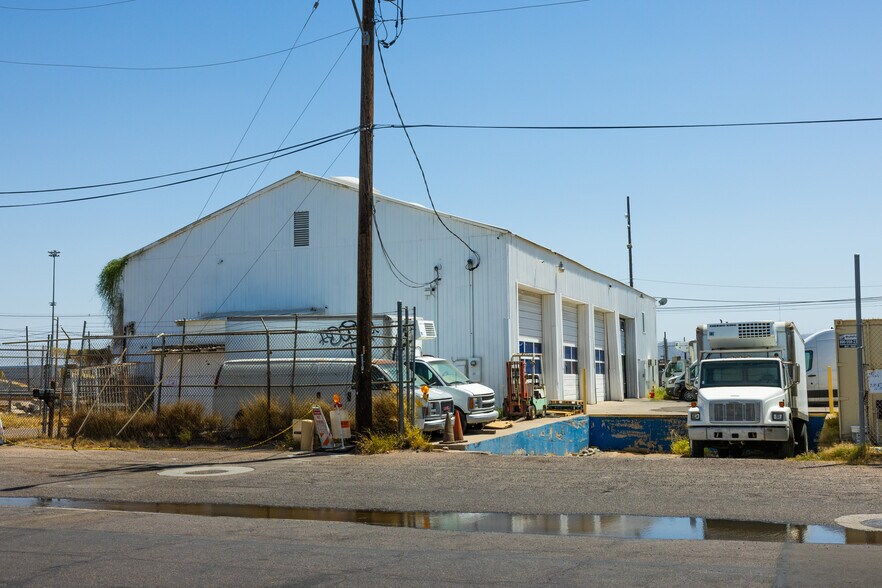 More Photos Of 811 E Jackson St, Phoenix Distribution For Sale