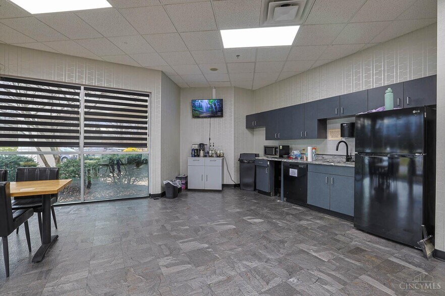 More Photos Of 6951 Cintas Blvd, Mason Office For Sale