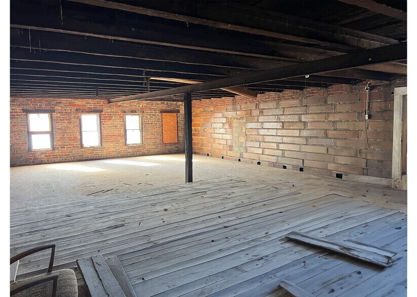 More Photos Of 1605 Broadway, Lorain Storefront Retail Residential For Sale